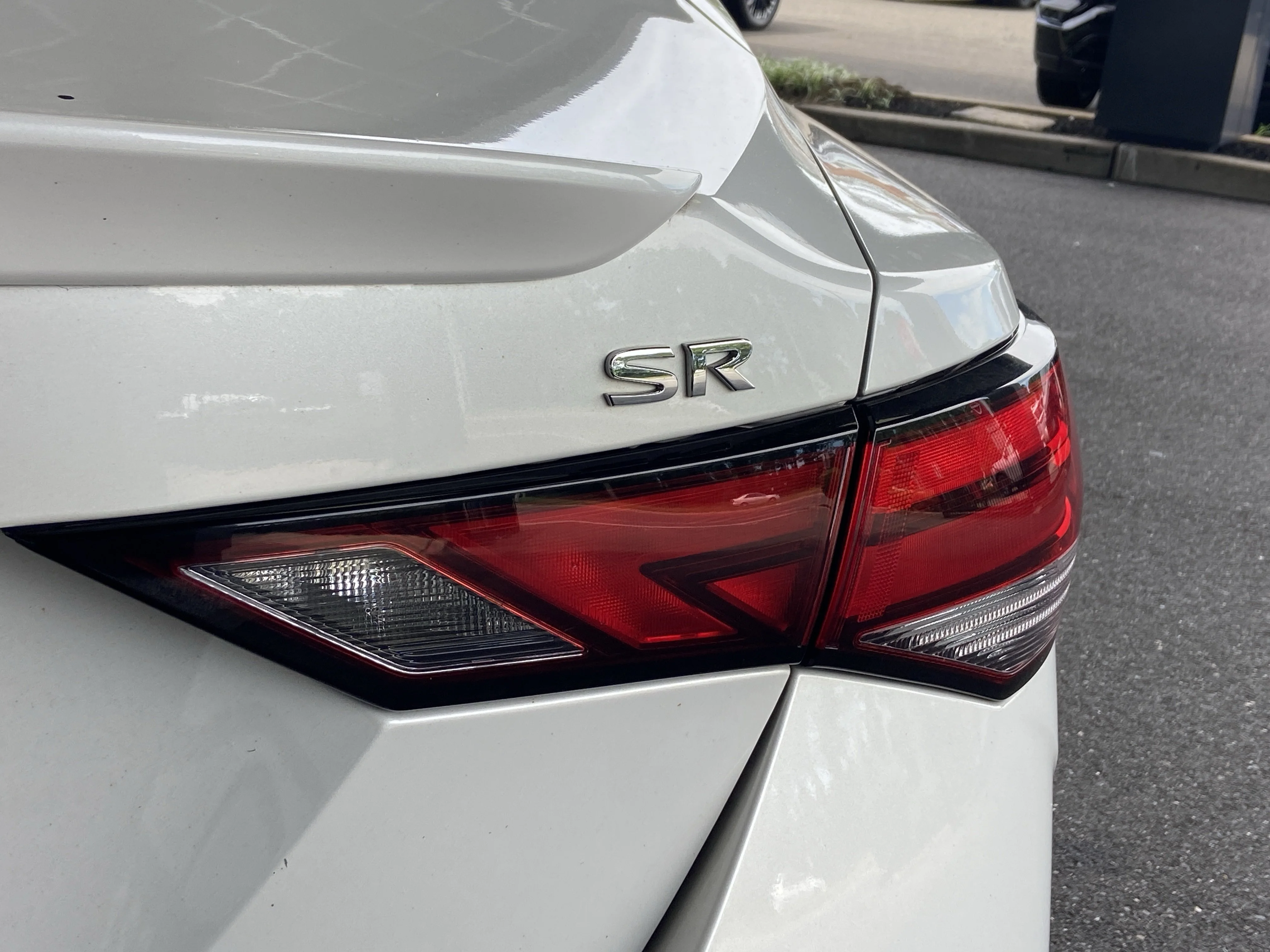 Used 2020 Aspen White Tricoat Nissan SR image 30