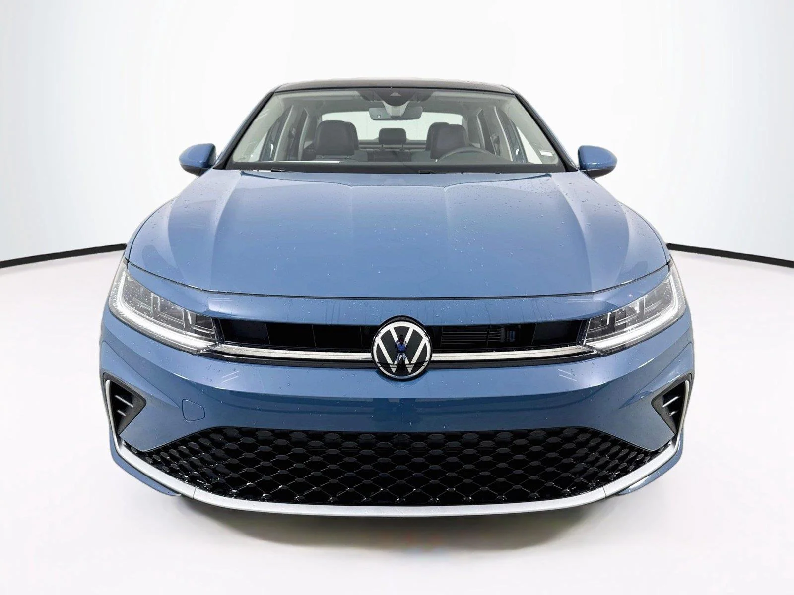 New 2027 Monterey Blue Pearl Volkswagen SE image 4