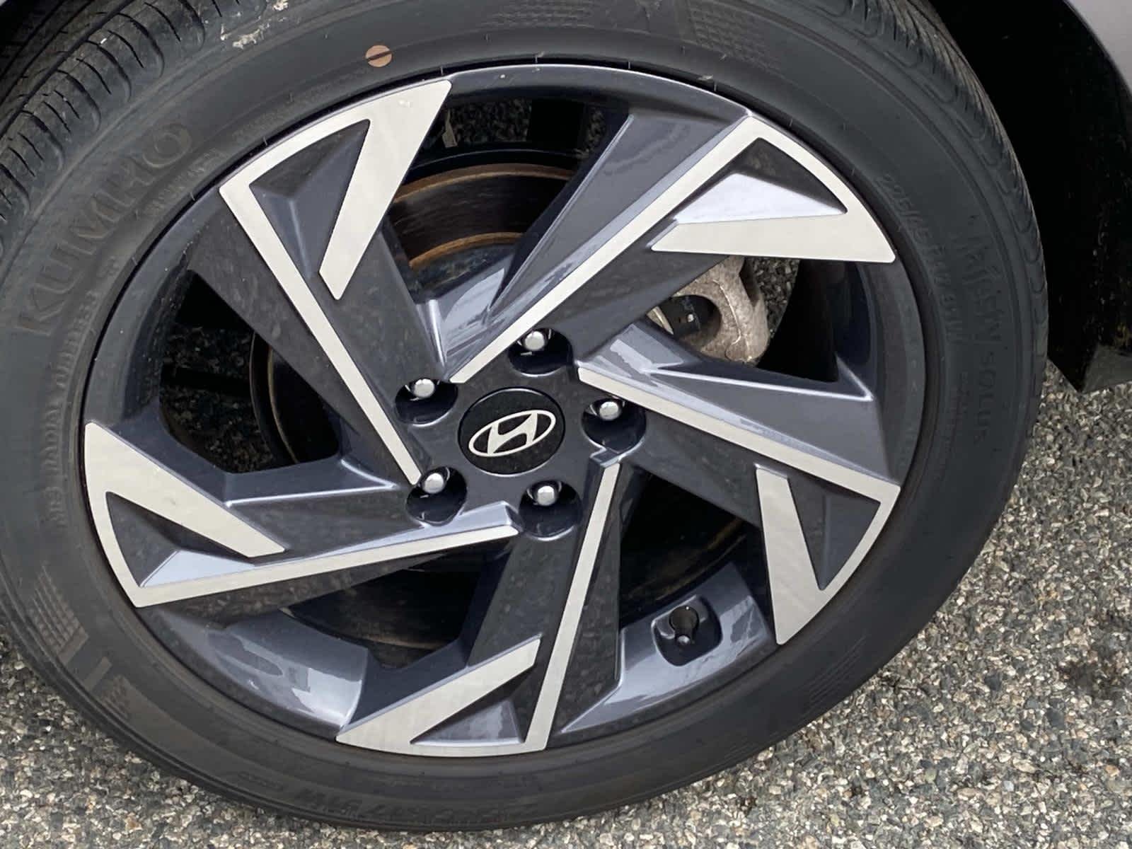 Certified Used 2025 Fluid Metal Hyundai SEL Sport image 24