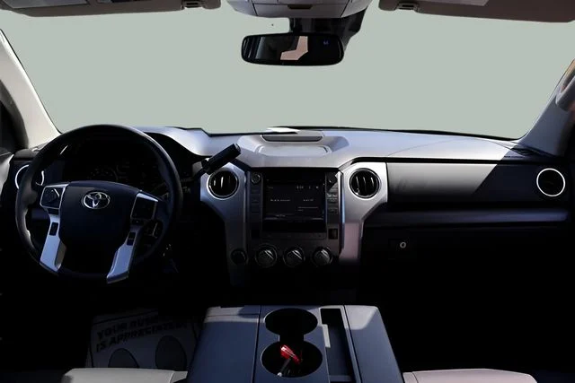 Used 2019 Gray Toyota SR5 image 11