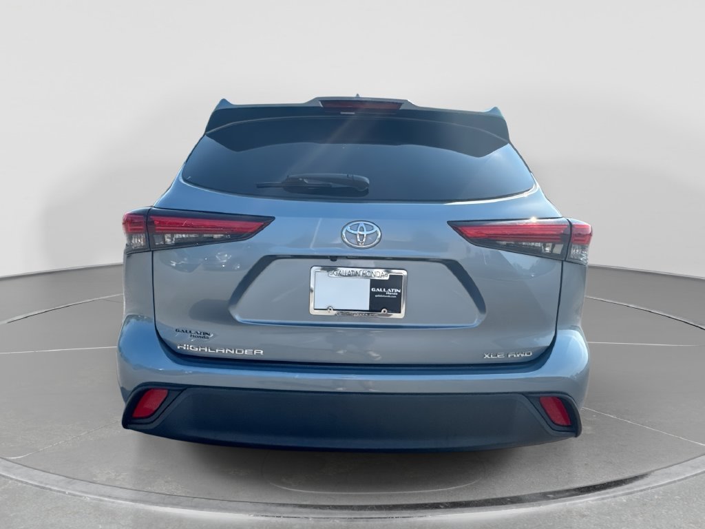 Used 2022 Moon Dust Toyota XLE image 28