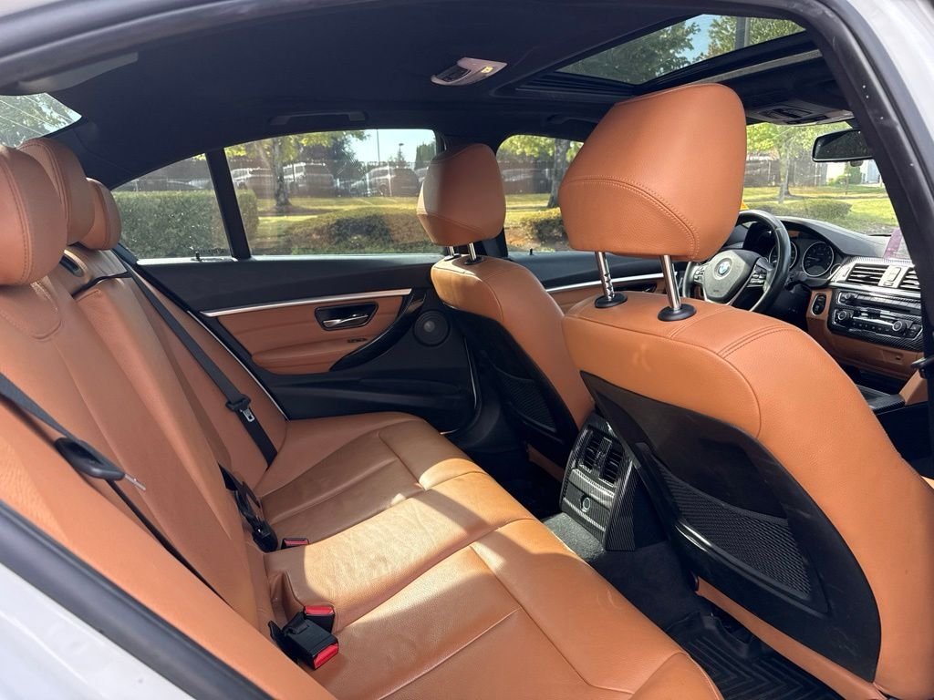 Used 2018 Mineral White Metallic BMW 340i xDrive image 21