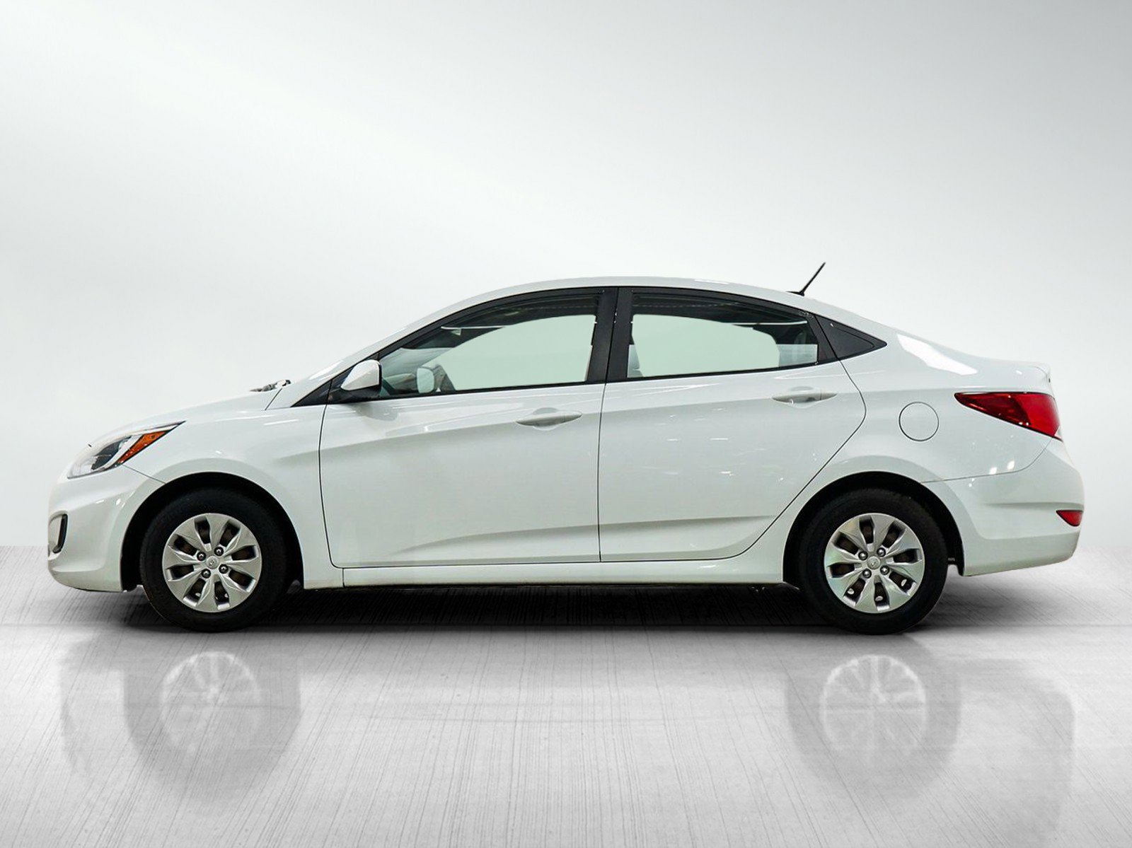 Used 2016 Hyundai Accent SE with VIN KMHCT4AE4GU077703 for sale in Minneapolis, Minnesota