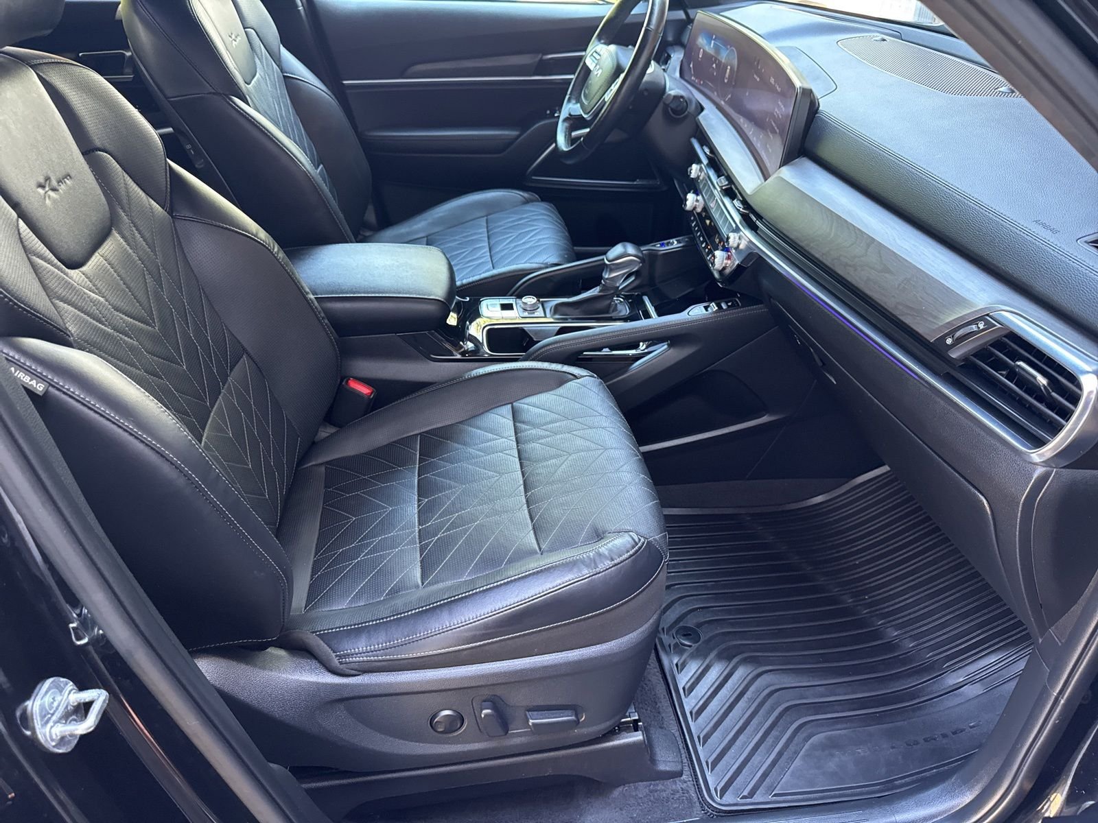 Used 2023 Black Kia SX-Prestige X-Pro image 39