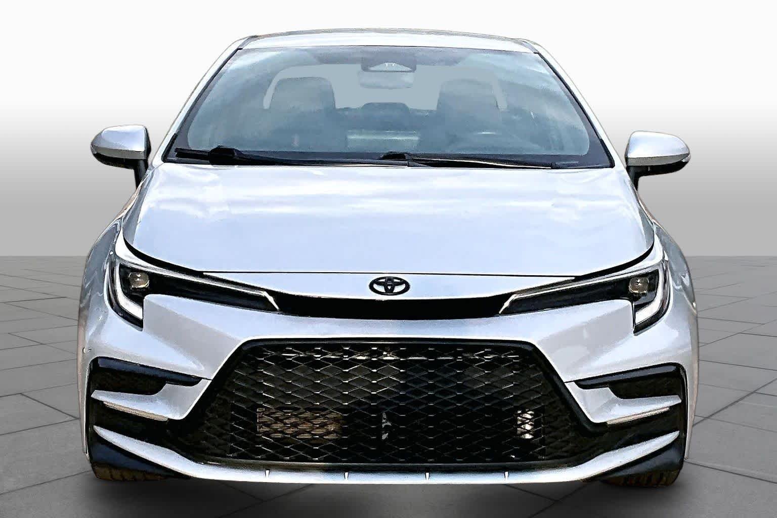 Used 2023 Classic Silver Metallic Toyota SE image 4