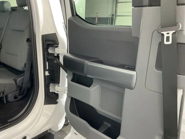 New 2026 Oxford White Ford XLT image 24