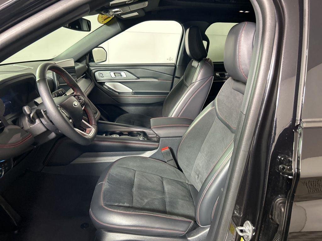 Used 2025 Black Metallic Ford ST image 17