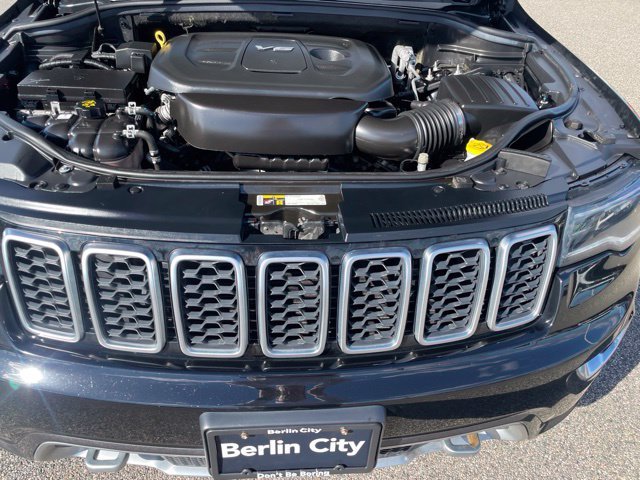 Used 2018 Diamond Black Jeep Limited image 9