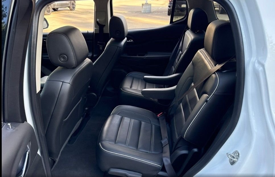Used 2022 White GMC Denali image 13