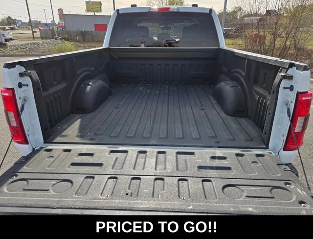 Used 2022 White Ford XLT image 8