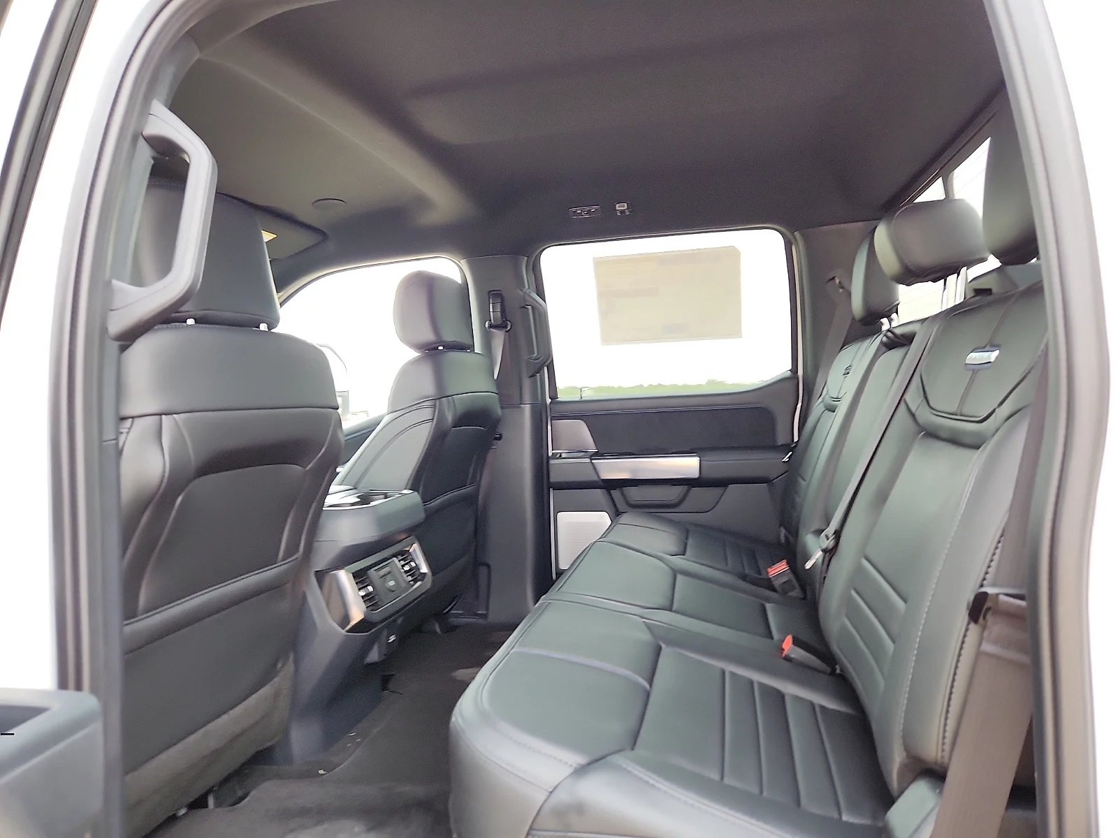 New 2026 Star White Metallic Tri-Coat Ford F-250® Platinum® image 18