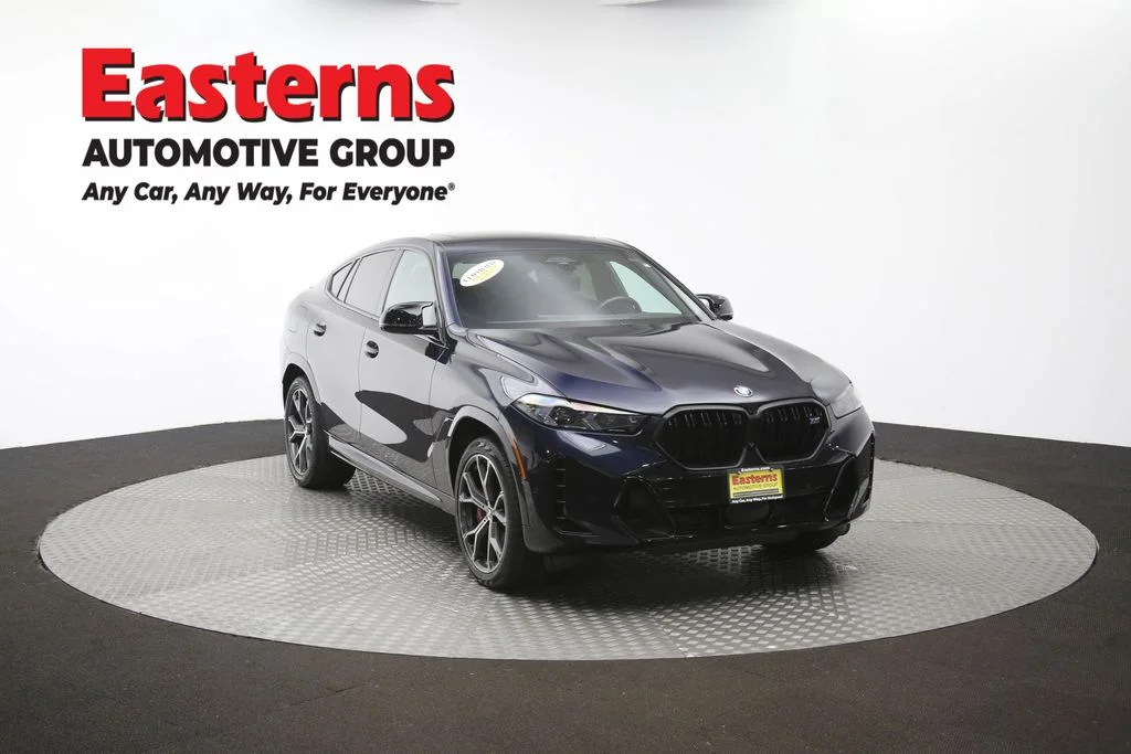 Used 2025 Black BMW M60i image 53