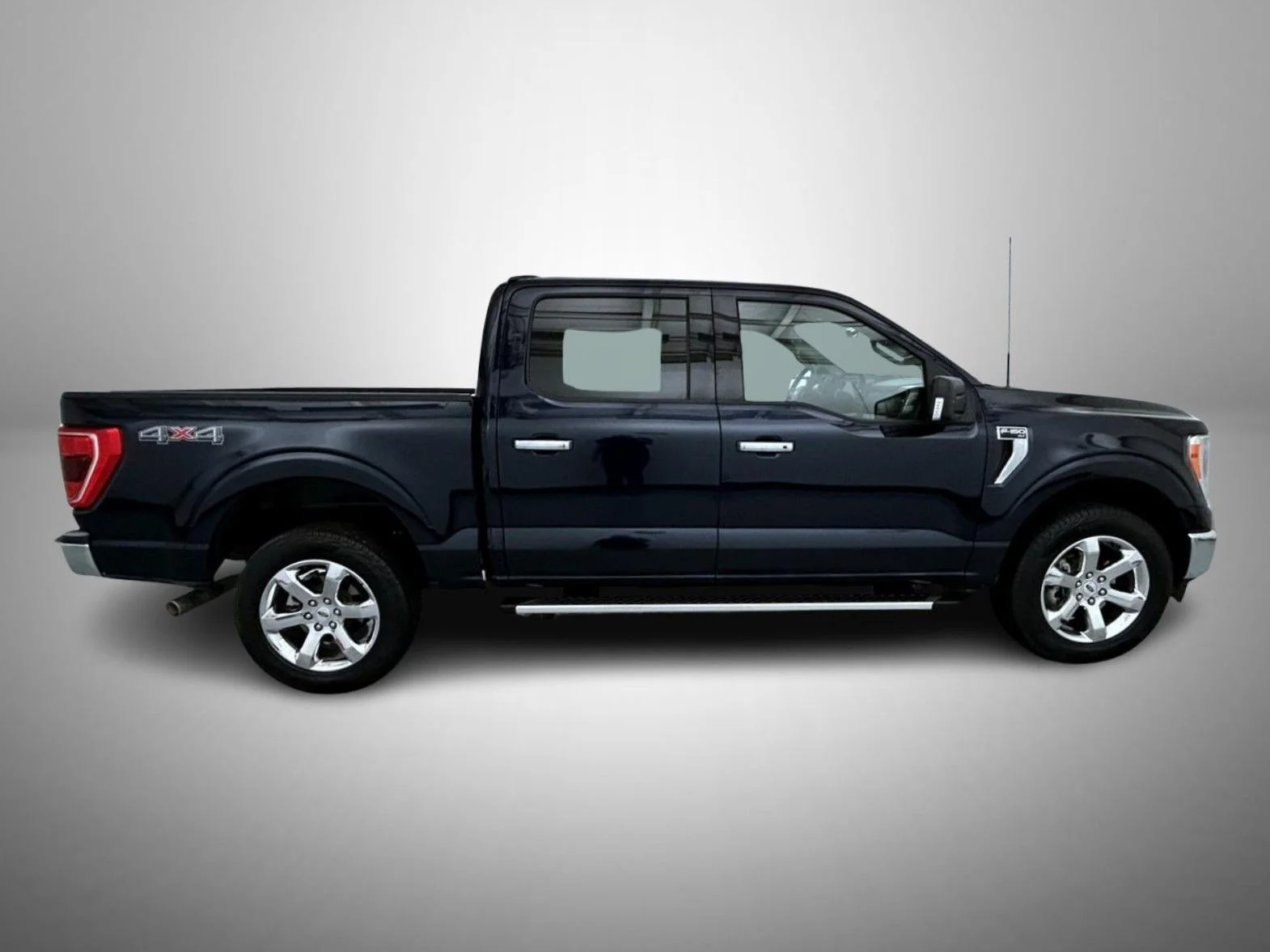 Used 2023 Blue Ford XLT image 4