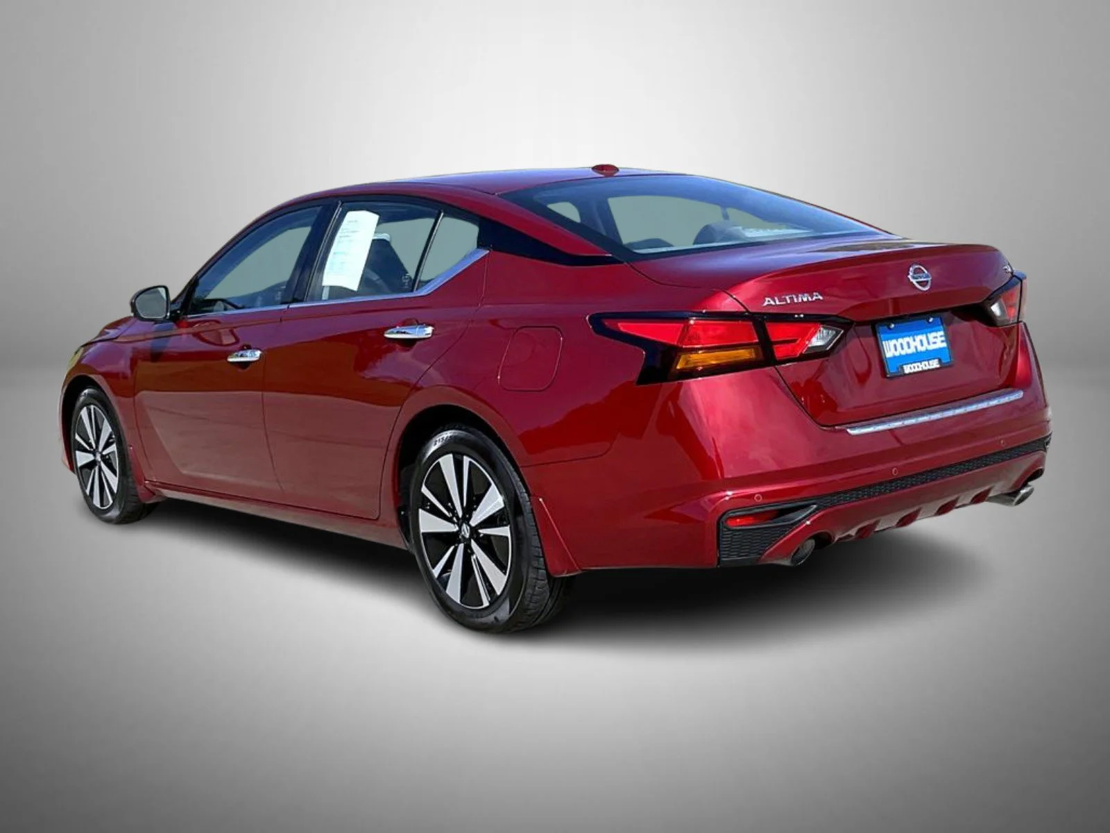 Used 2022 Red Nissan 2.5 SL image 7