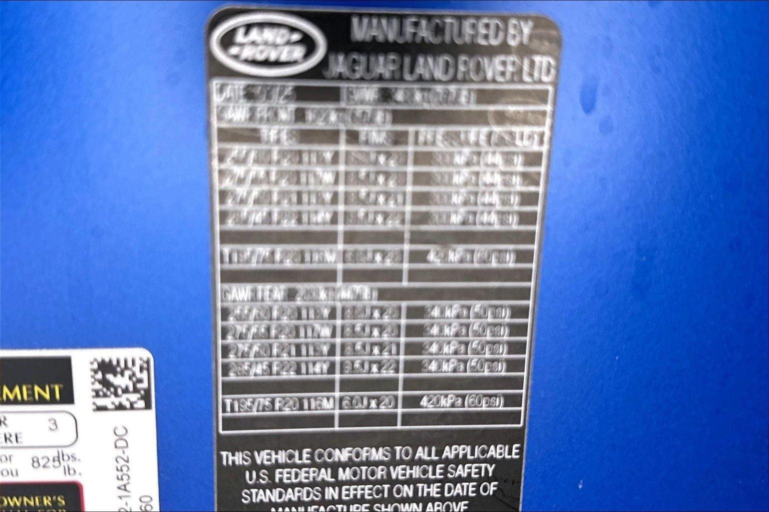 Used 2025 Velocity Blue in Satin Finish Land Rover Autobiography image 19