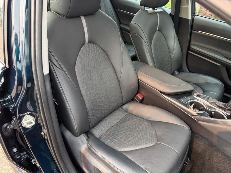 Used 2019 Aqua Toyota XSE image 11