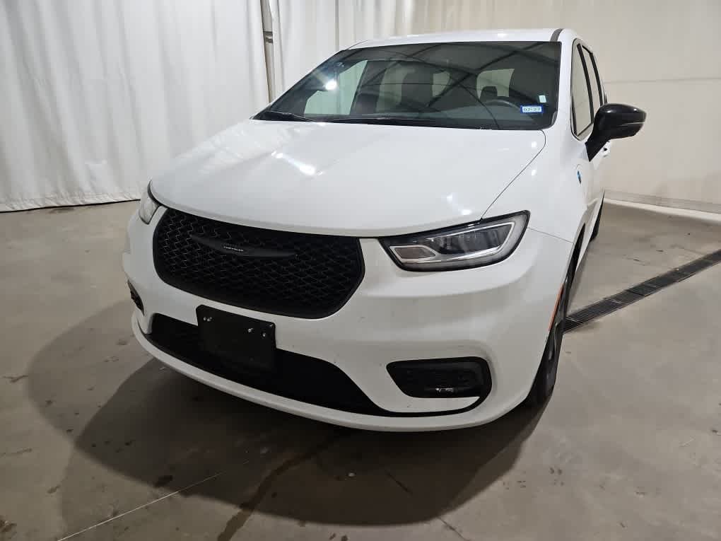 2024 Chrysler Pacifica Hybrid S Appearance Pkg
