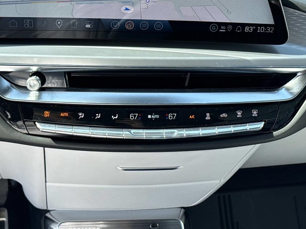 2027 Cadillac LYRIQ Luxury - Photo 14