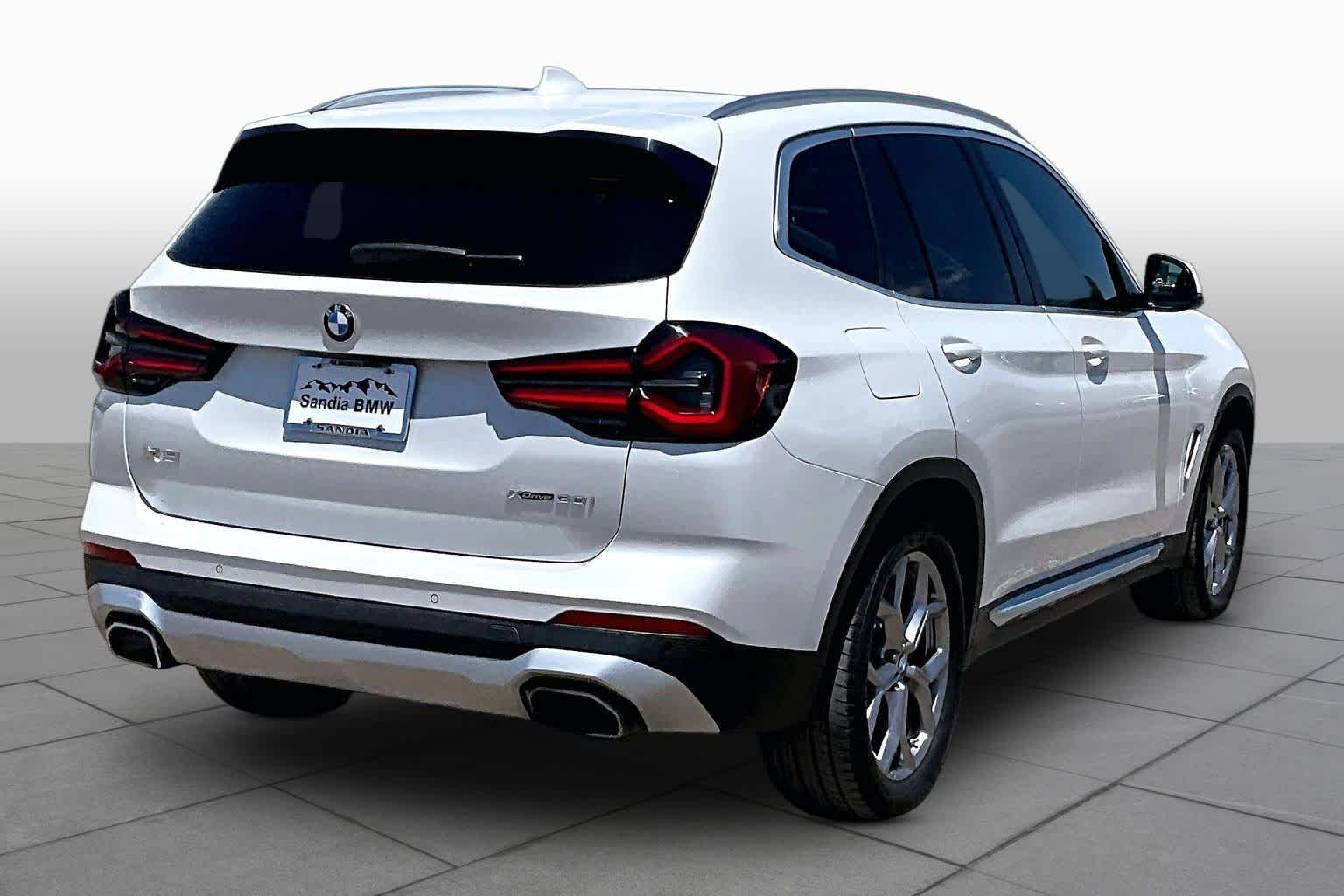 Used 2022 Mineral White Metallic BMW xDrive30i image 10