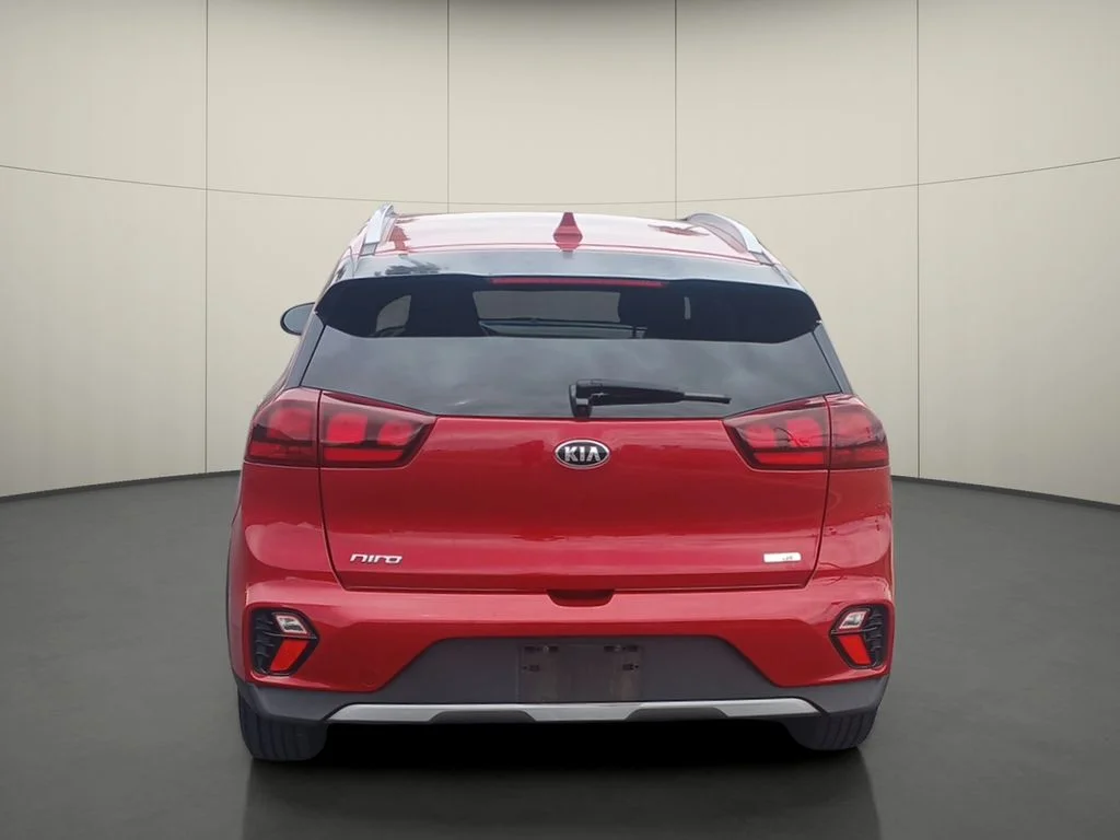 Used 2021 Red Kia LXS image 6