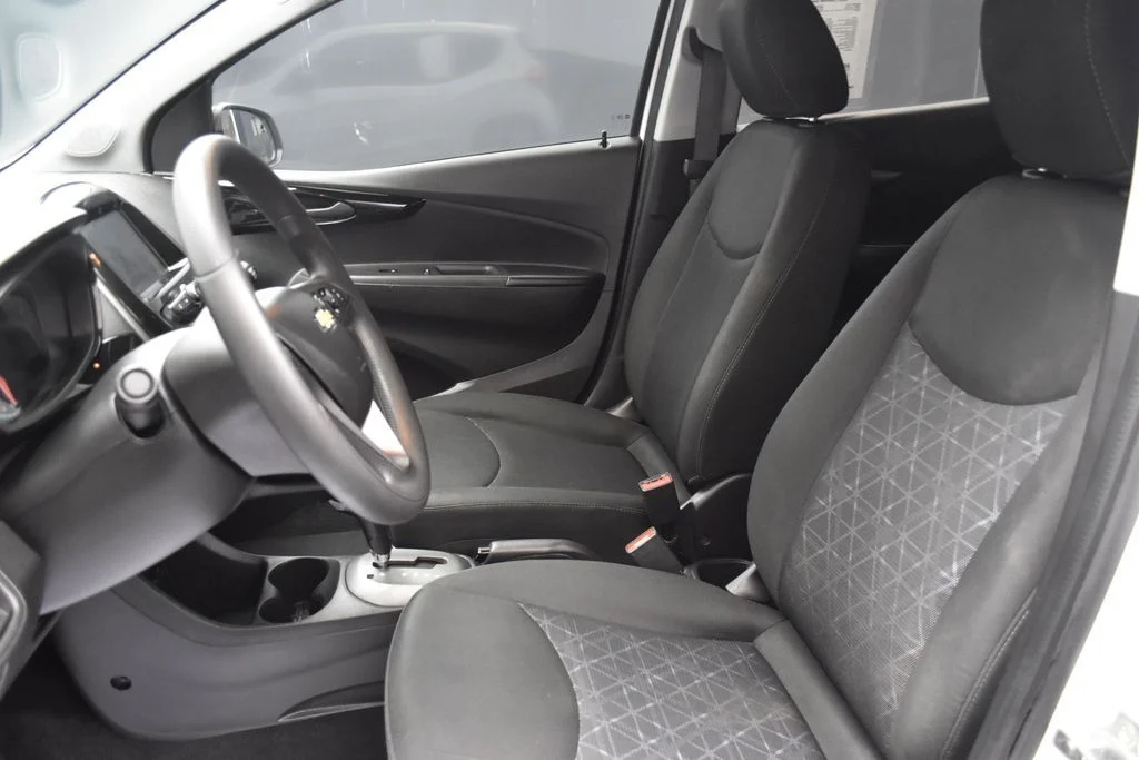 Used 2021 White Chevrolet 1LT image 19