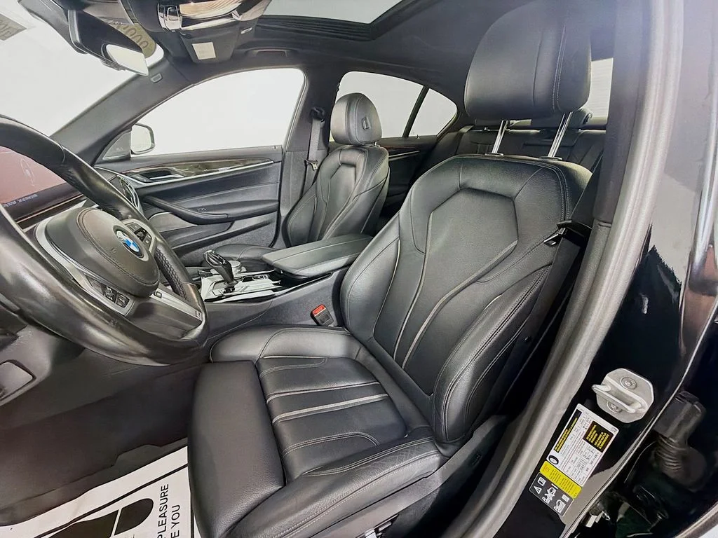 Used 2022 Black Sapphire Metallic BMW 530i xDrive image 20