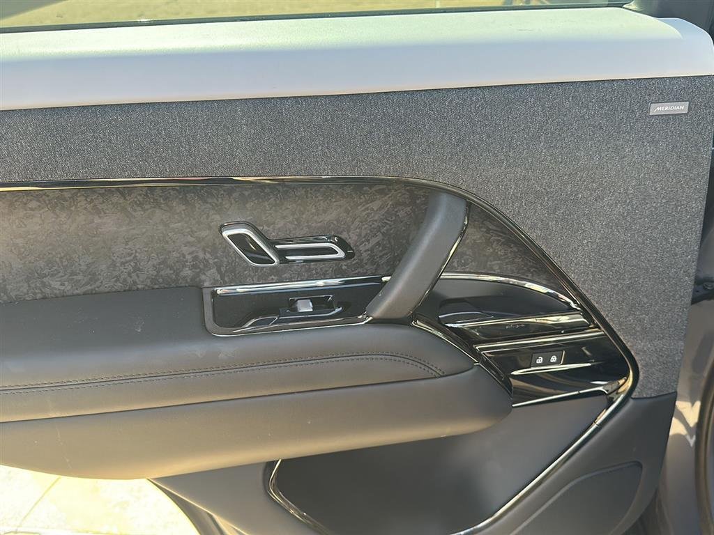 Used 2023 Varesine Blue Metallic Land Rover First Edition image 7