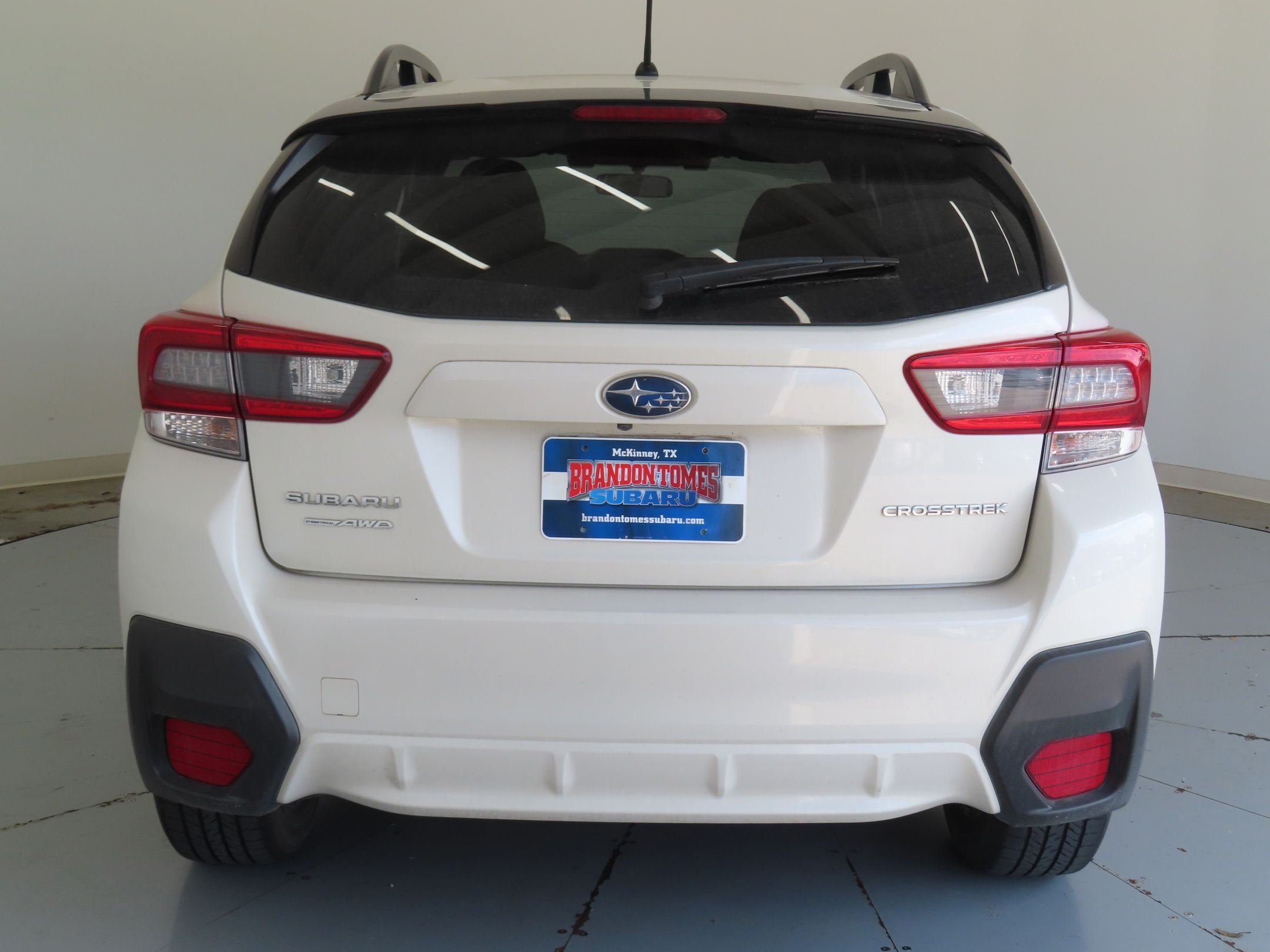Used 2021 White Subaru Base image 4
