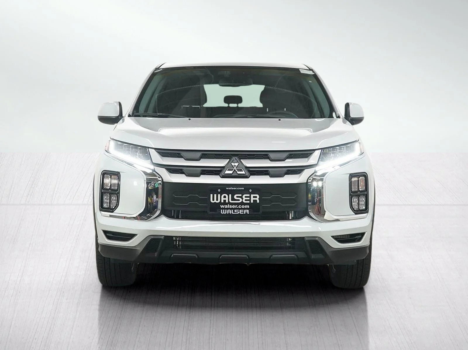 Used 2025 White Mitsubishi S image 8