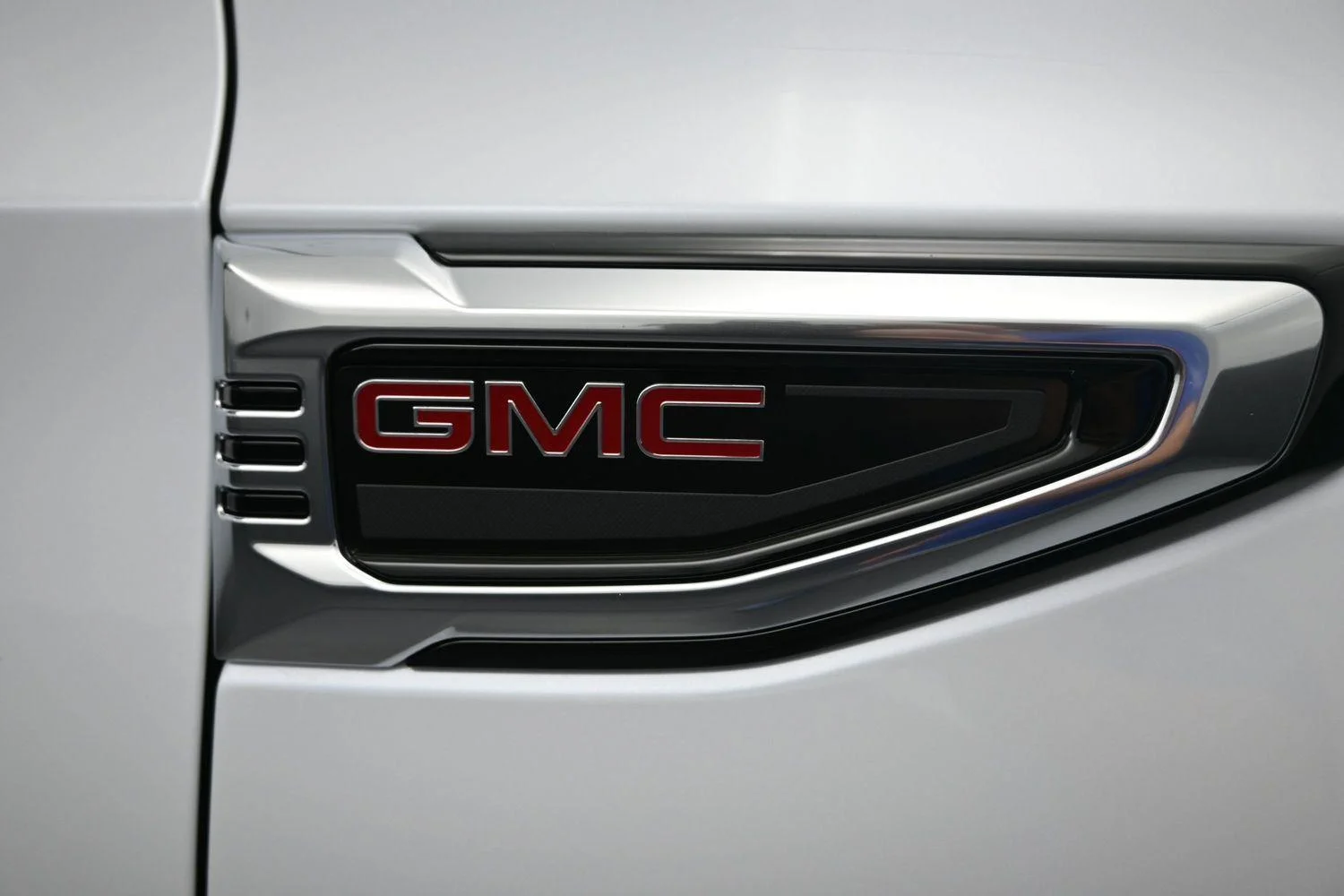 New 2026 Glacier White Tricoat GMC Denali image 6