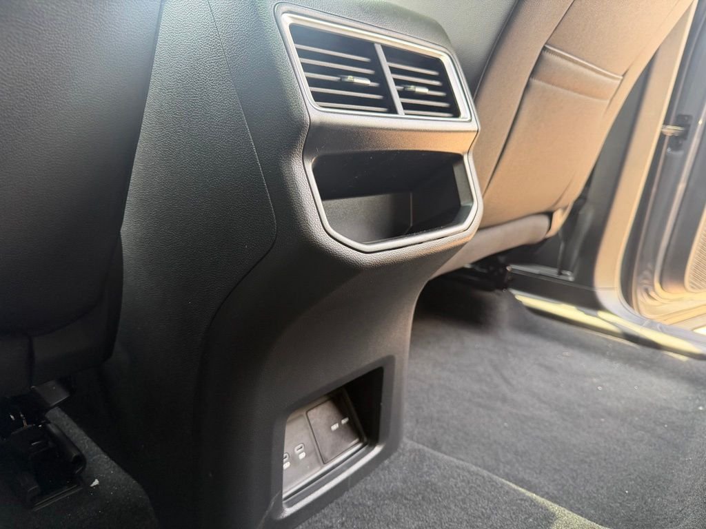 New 2026 Pure Gray Volkswagen 2.0T SE W/TECHNOLOGY image 18