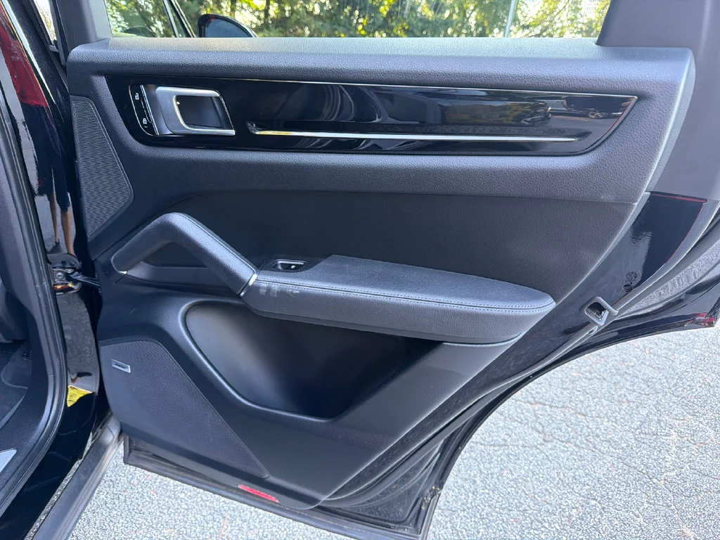 Used 2020  Porsche Base image 16