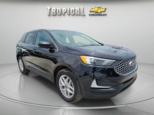 Used 2024 Black Ford SEL image 7