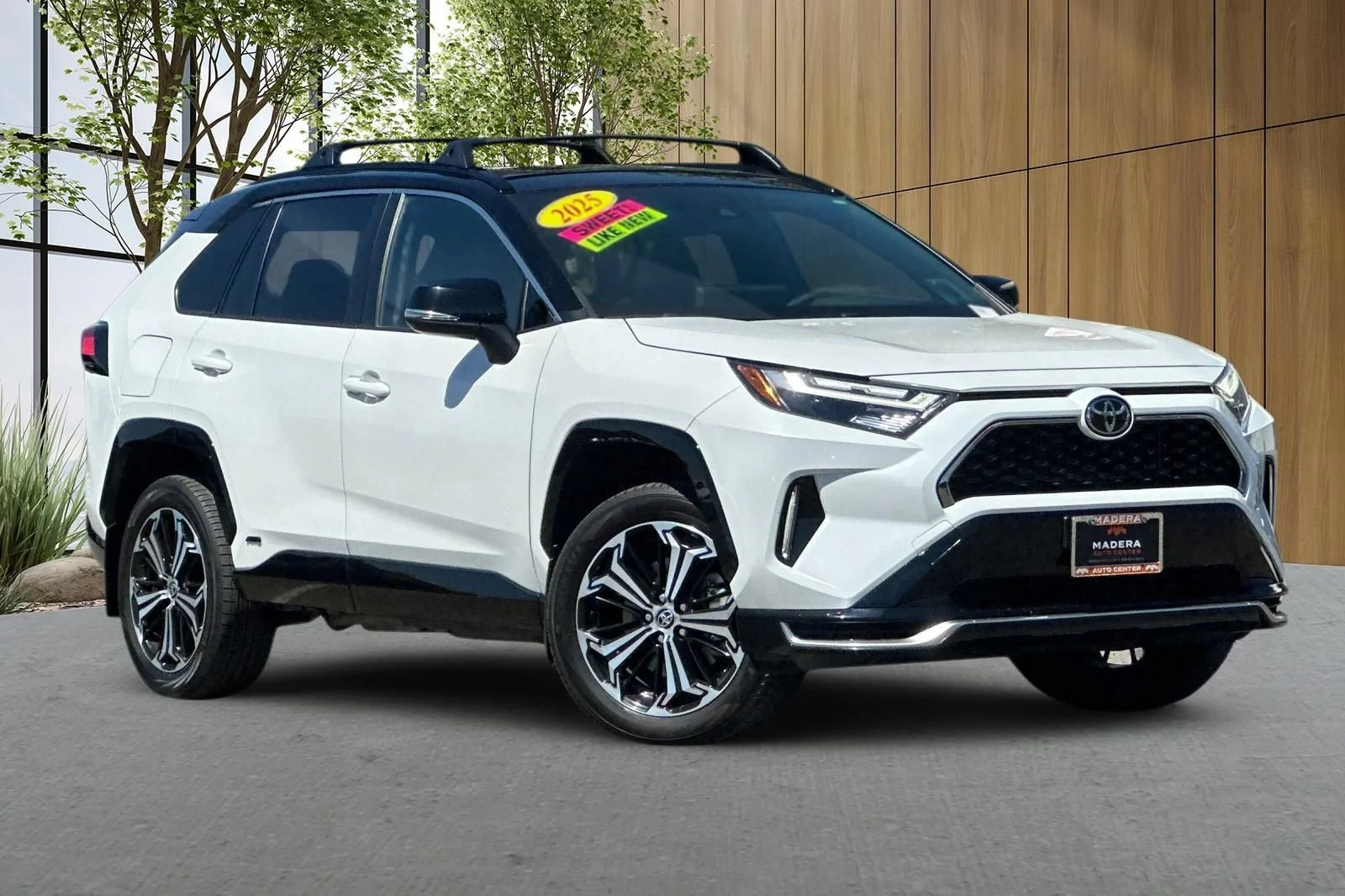 Used 2025  Toyota XSE image 2