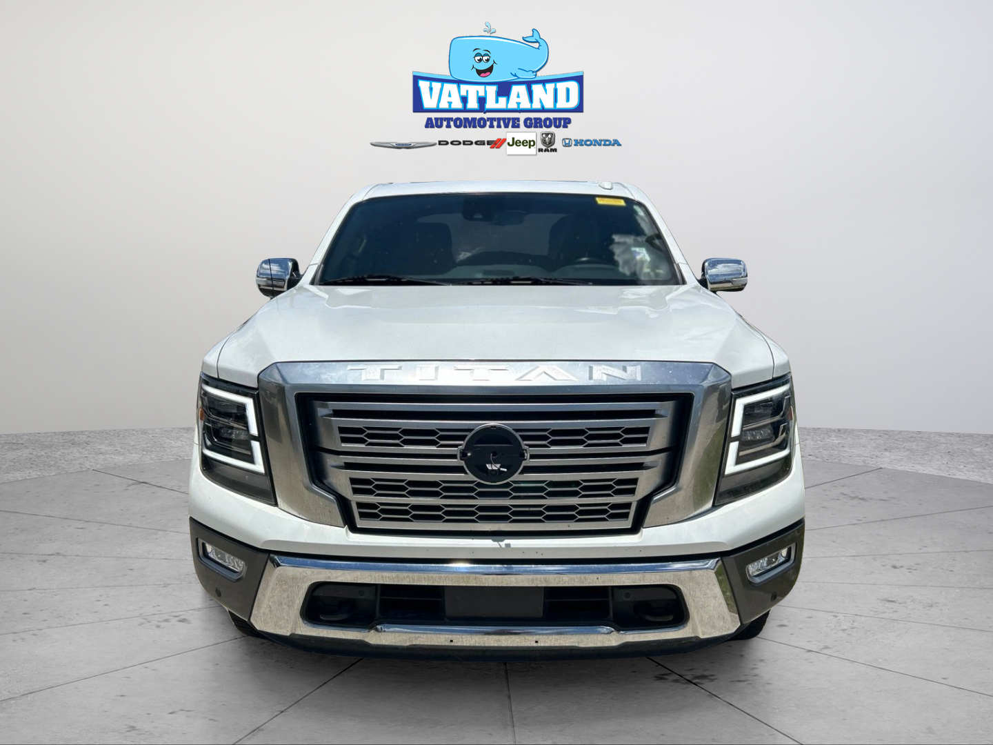 Used 2021 White Nissan Platinum Reserve image 21