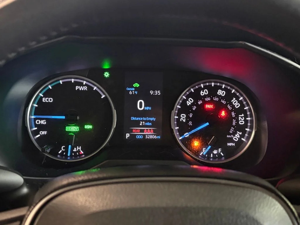 Used 2021 Silver Sky Metallic Toyota XLE image 22