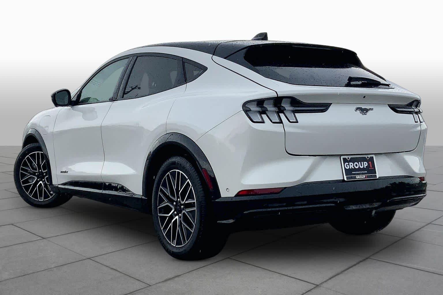 Used 2024 Star White Ford Premium image 11