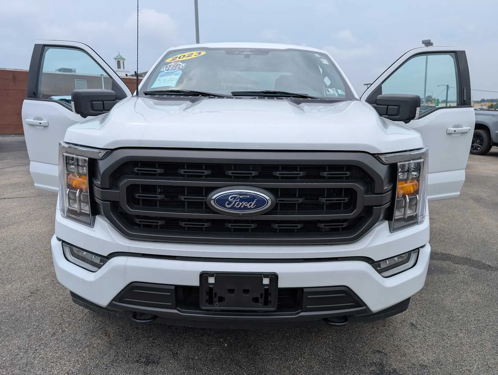 Used 2023 Oxford White Ford XLT image 15