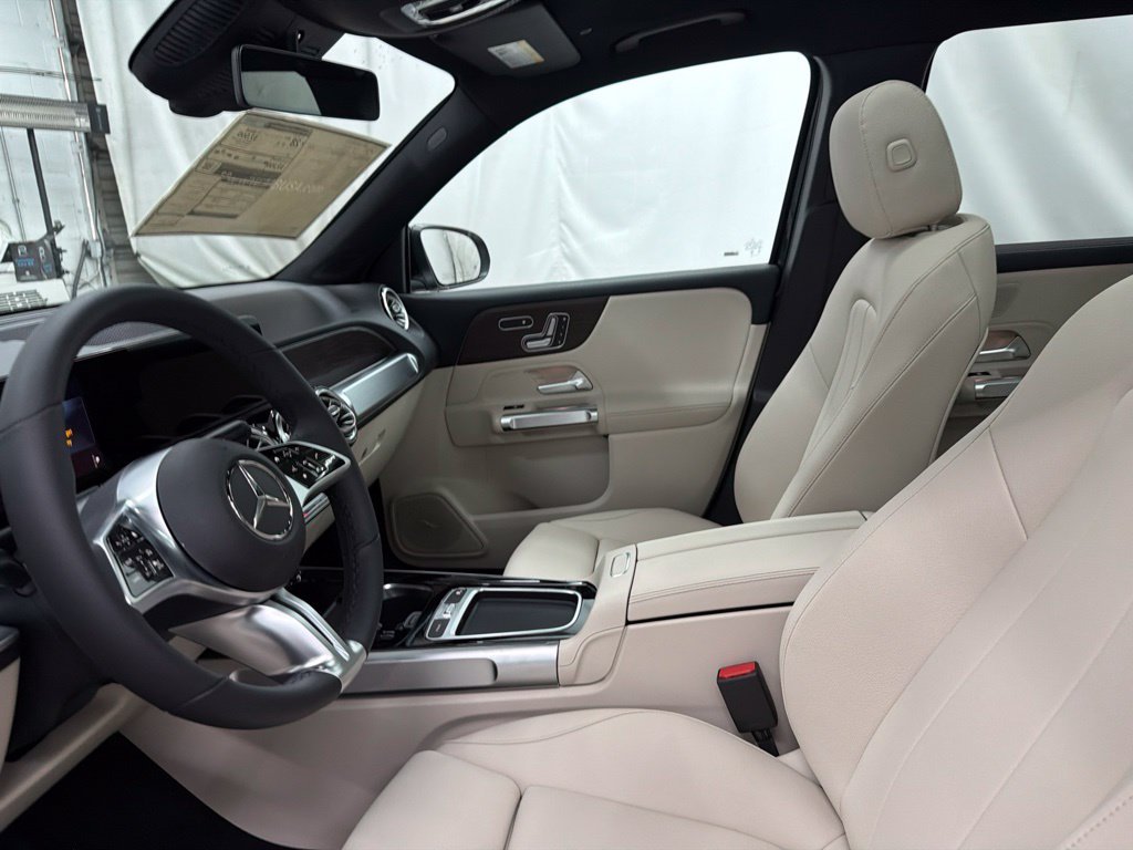 Used 2026 Black Mercedes-Benz GLB 250 image 14
