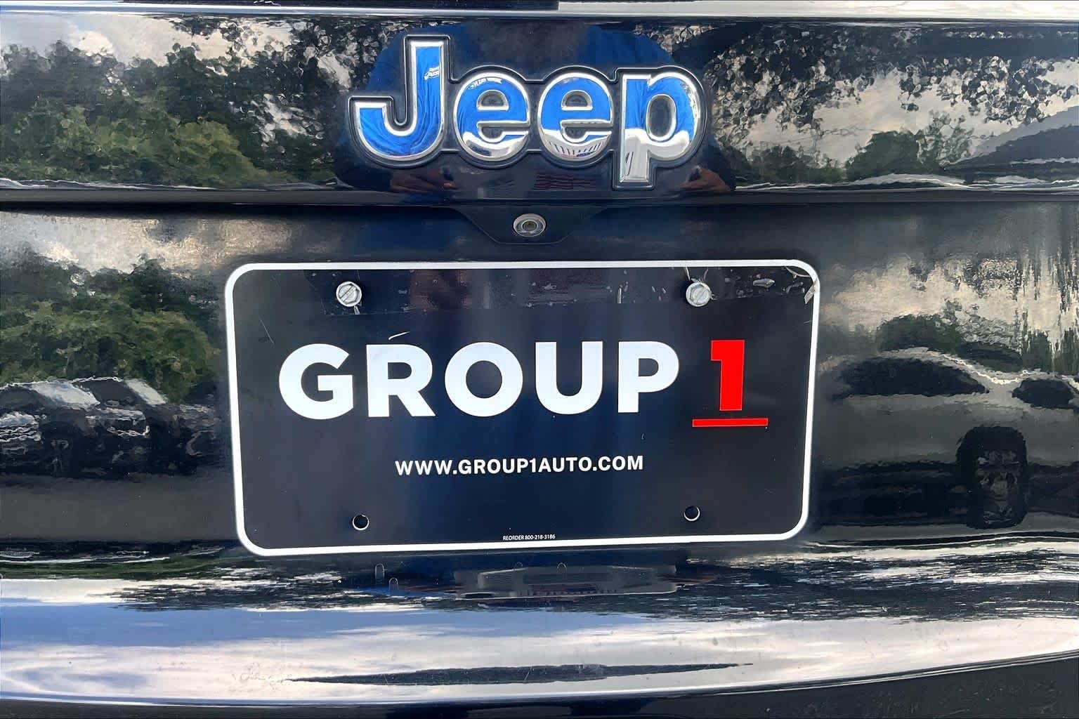 Used 2020 Black Clearcoat Jeep Latitude image 32