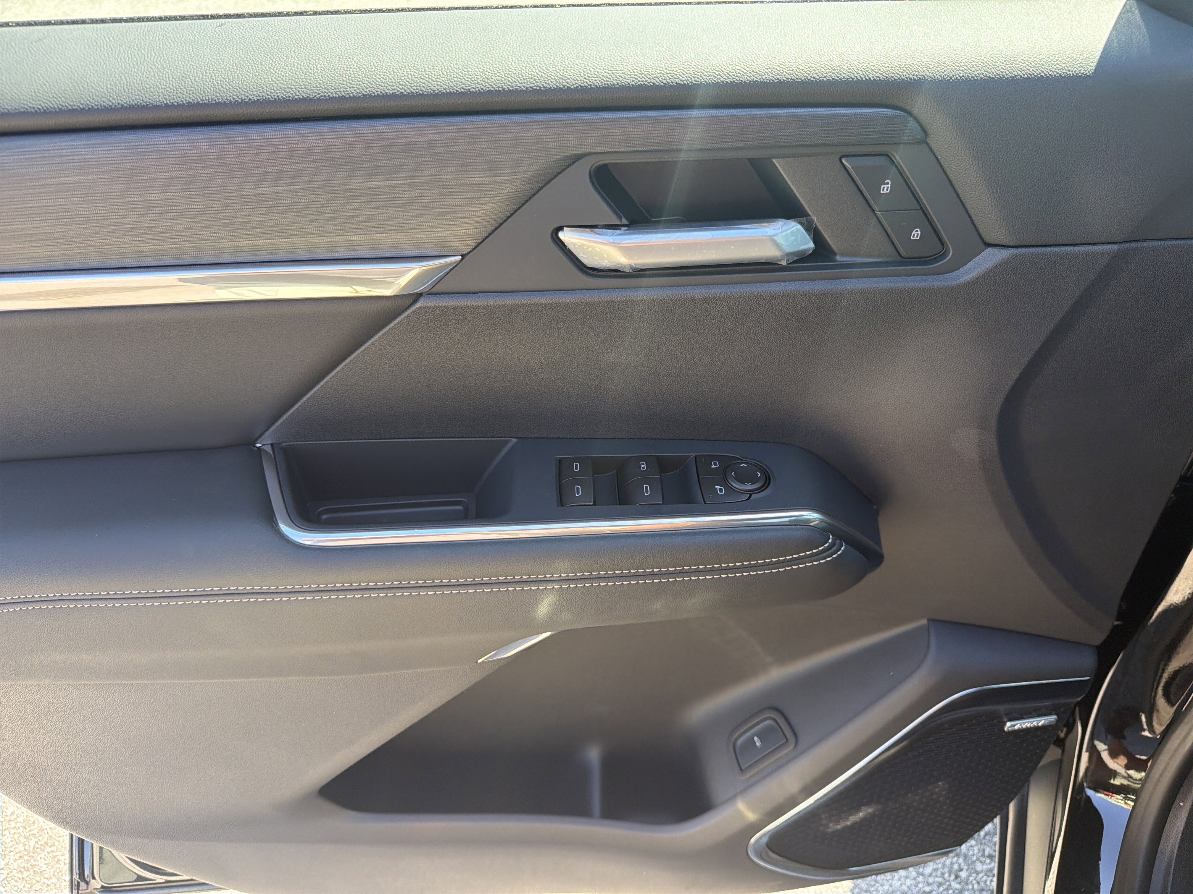 New 2026 Ebony Twilight Metallic GMC Elevation image 10