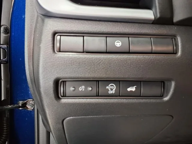 Used 2026 Deep Ocean Blue Nissan SL image 14