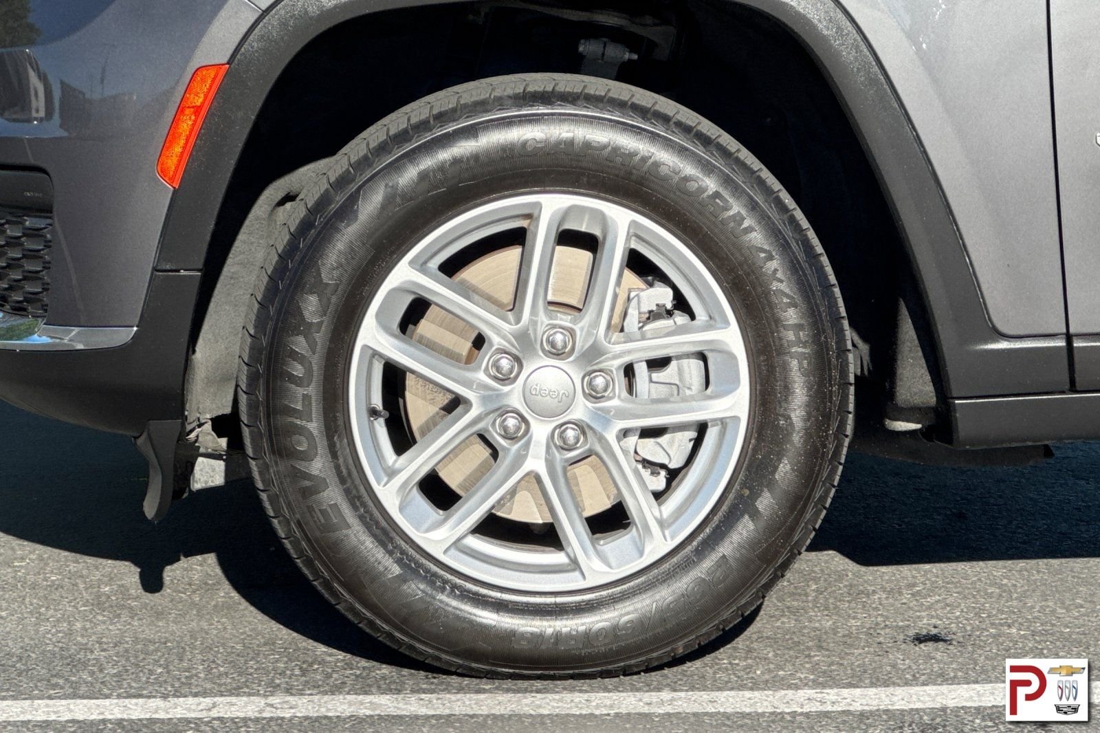 Used 2022 Gray Jeep Laredo image 35