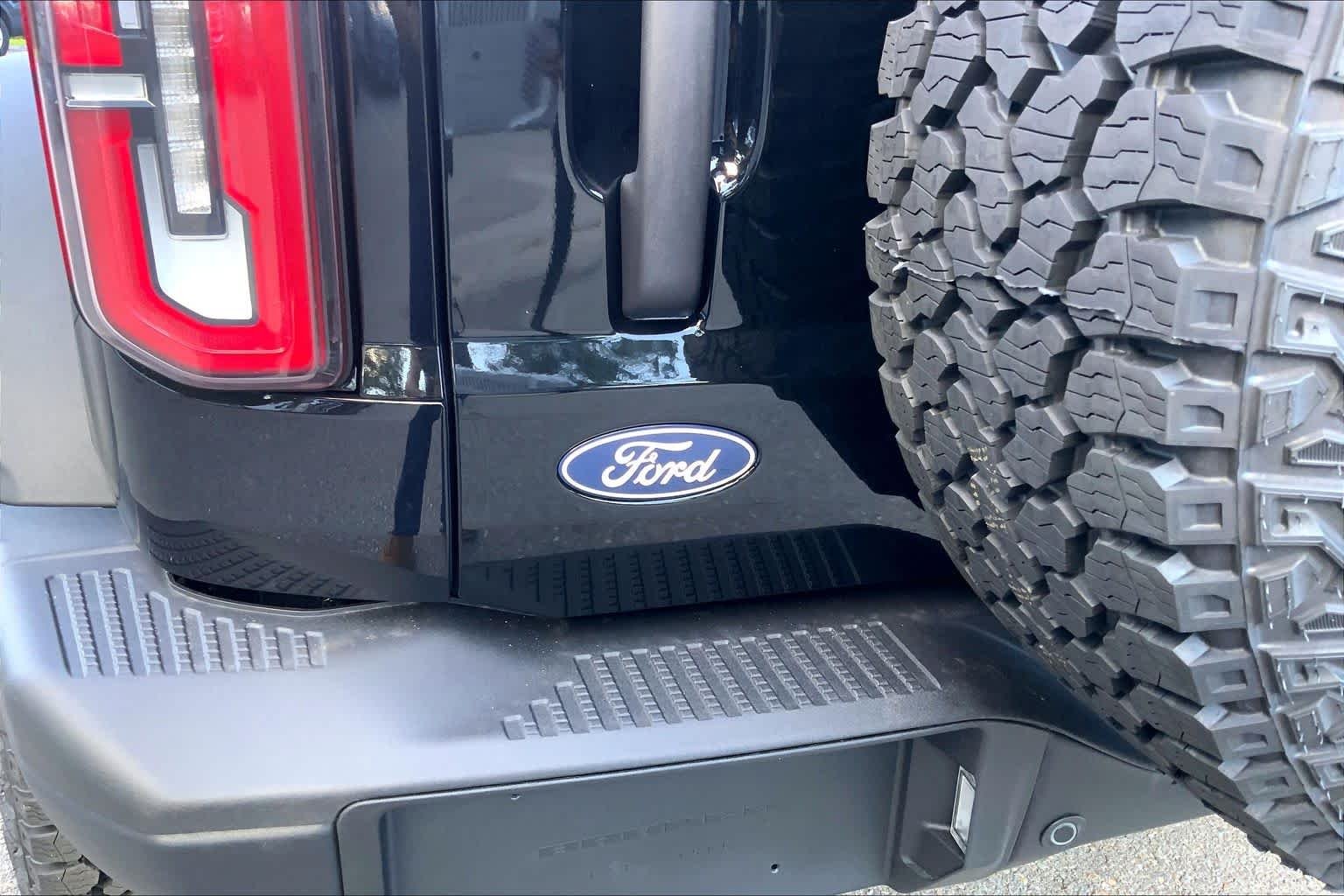 New 2026 Shadow Black Ford Badlands image 6