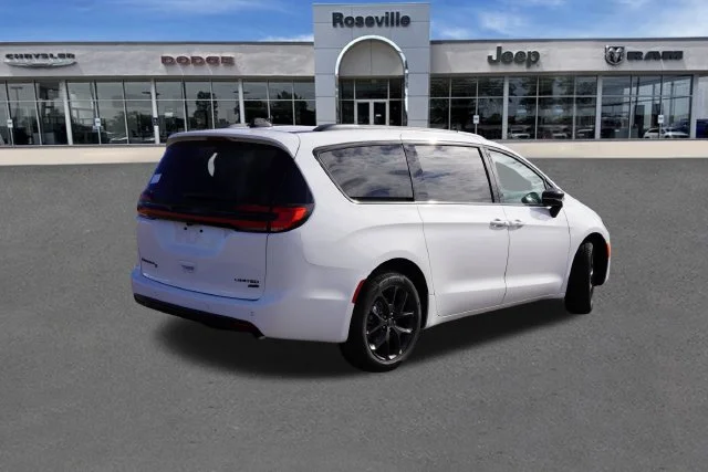 New 2027 Bright White Clear-Coat Paint Chrysler Limited image 3