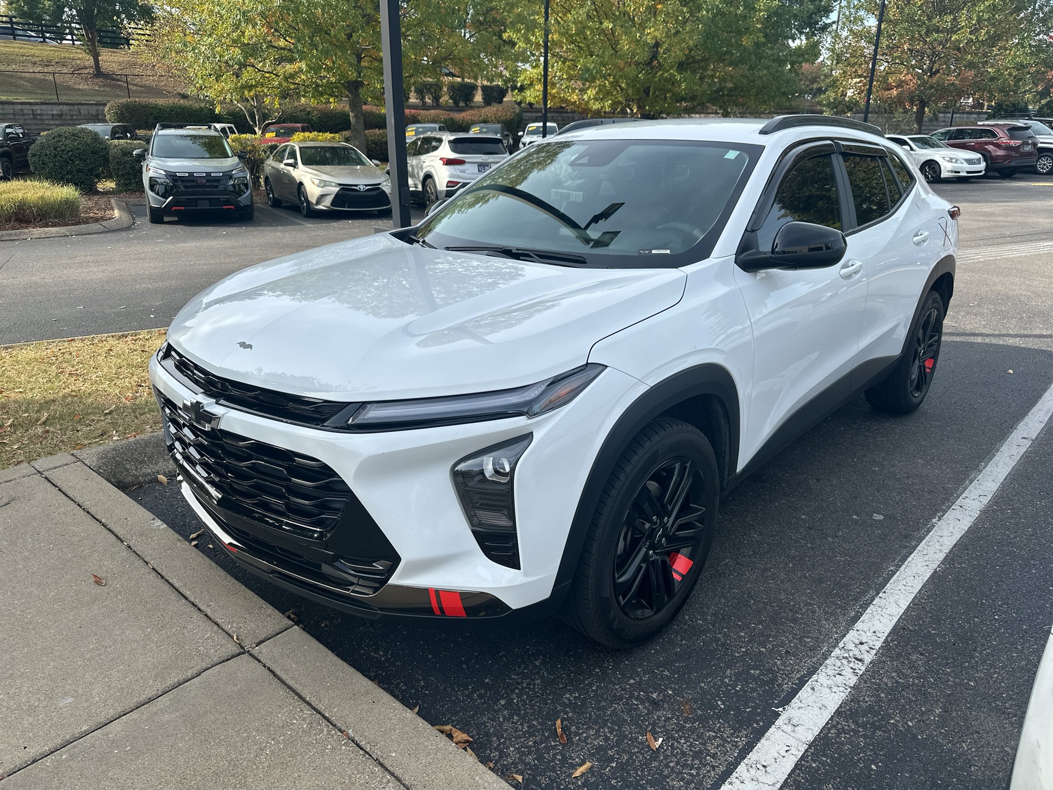 Used 2025 Summit White Chevrolet ACTIV image 3