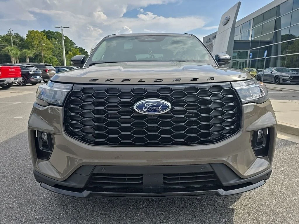 Used 2026 Gray Ford ST-Line image 3