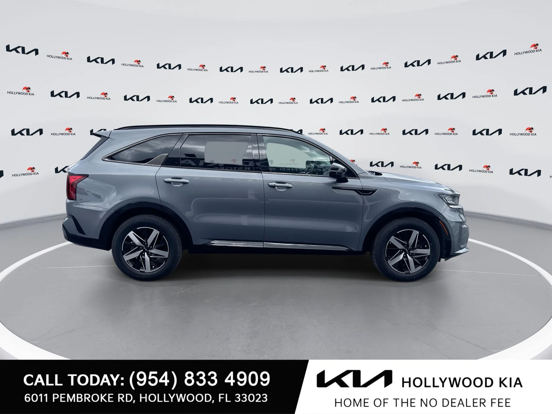 Used 2022 Everlasting Silver Kia S image 9