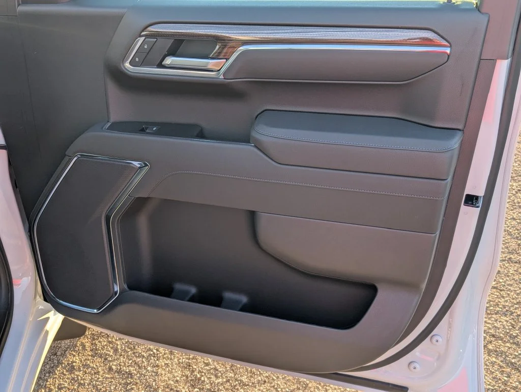 New 2026 Summit White Chevrolet LT image 34