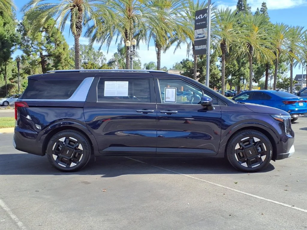 2025 Kia Carnival EX - Photo 6